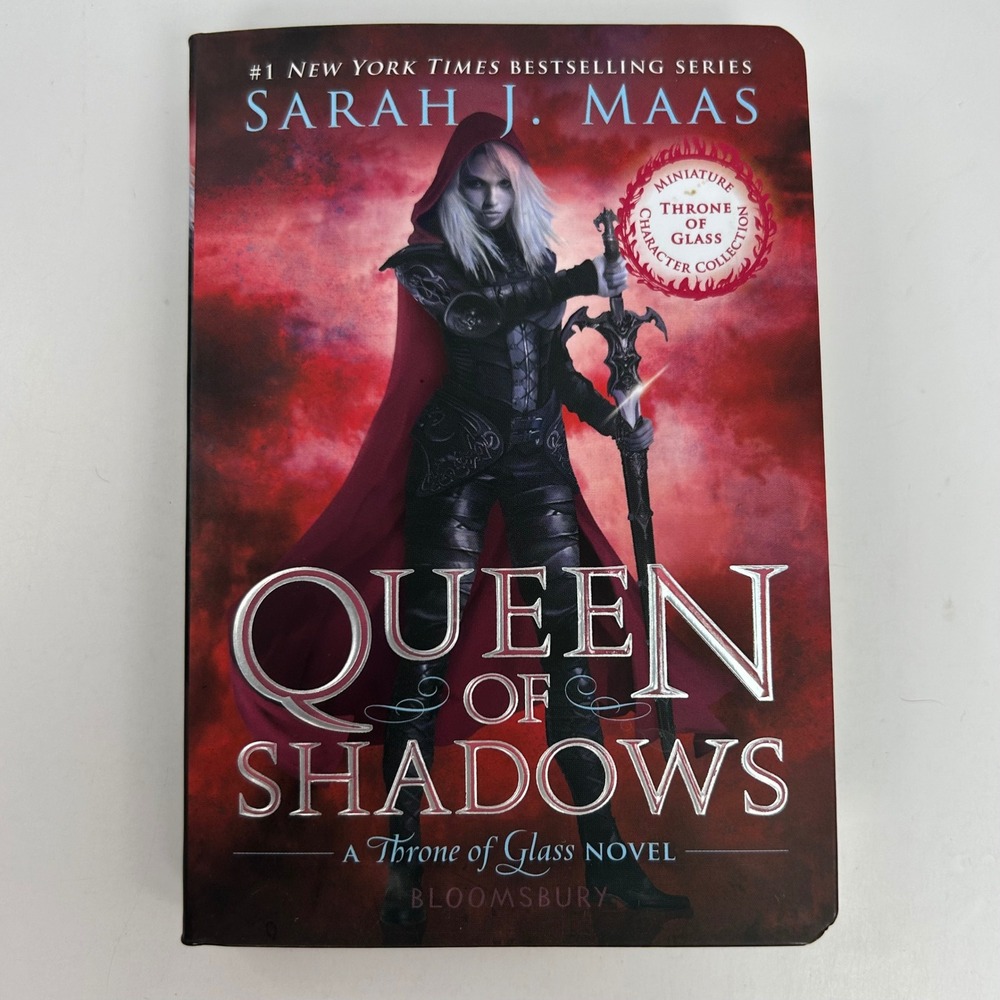 Queen of Shadows Mini by Sarah J. Maas Throne of Glass